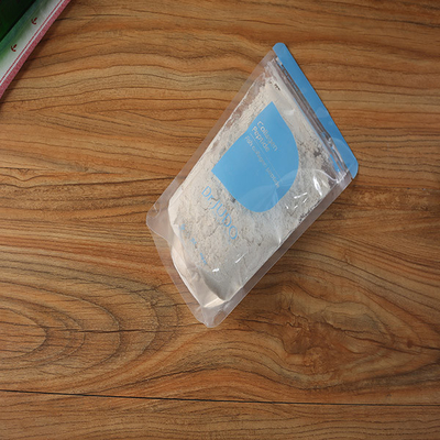 El empaquetado que se puede volver a sellar de la bolsa de la proteína 60mic se coloca encima de bolsas de la comida
